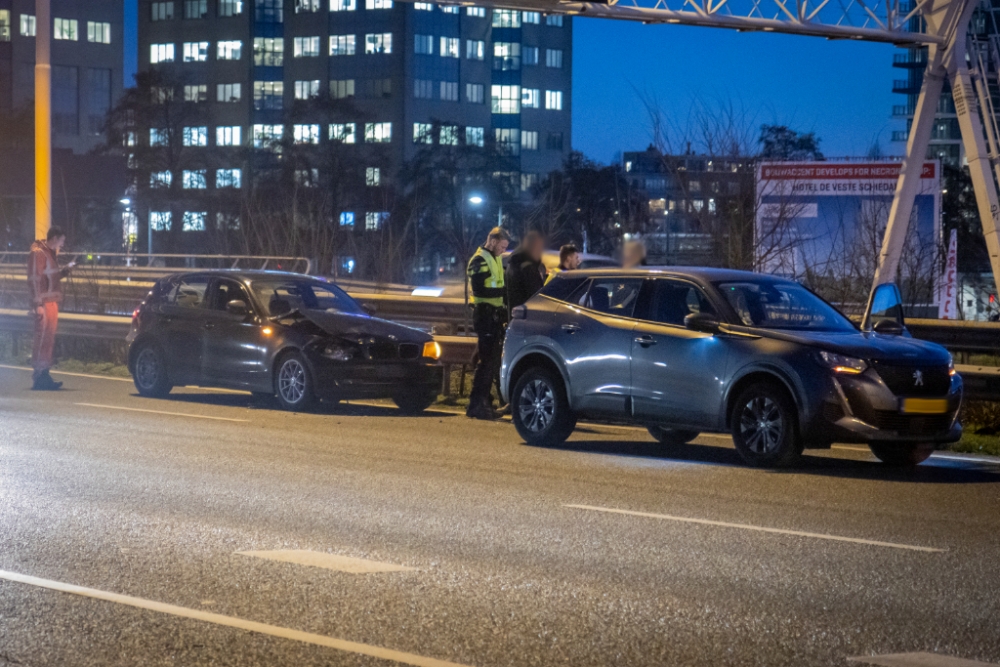 Botsing zorgde voor flinke file op A20