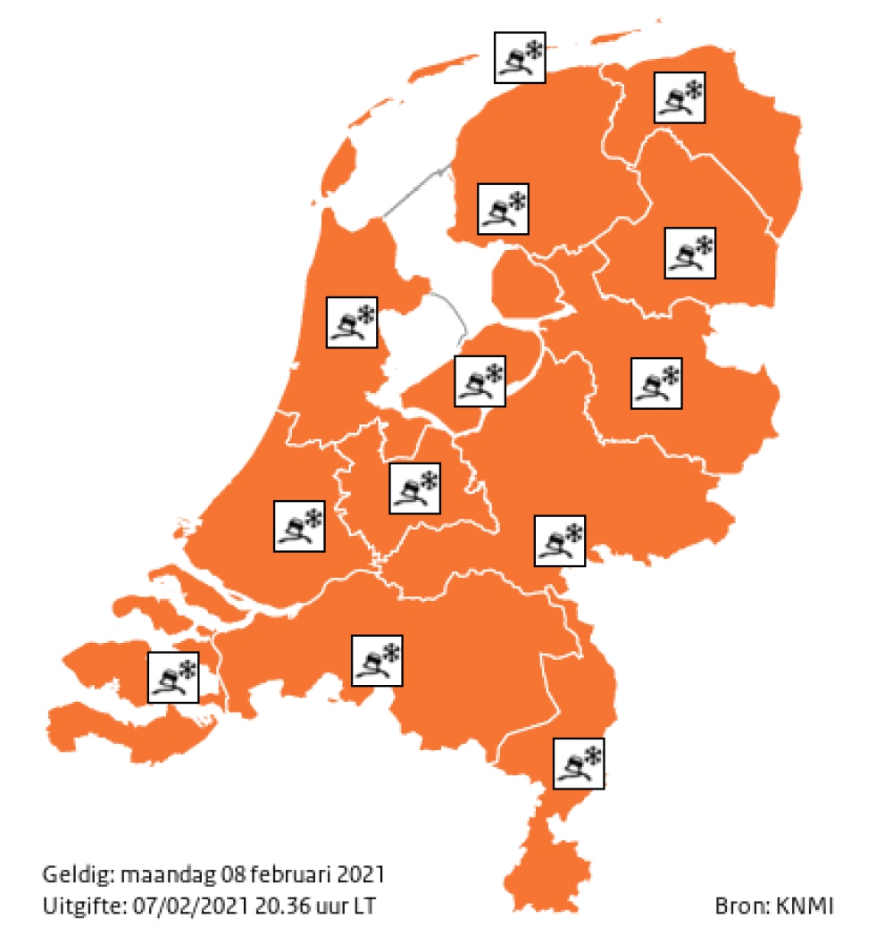 Maandagochtend code oranje, geen ochtendkranten en 'mondjesmaat treinen'