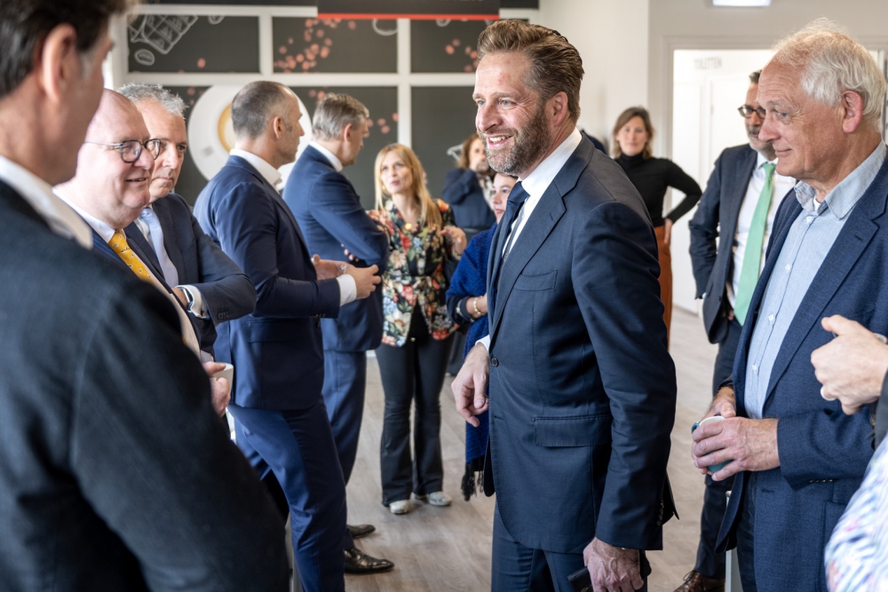 Minister Hugo de Jonge en burgemeester Lamers: 'Samen aan de slag in Nieuwland en Oost'