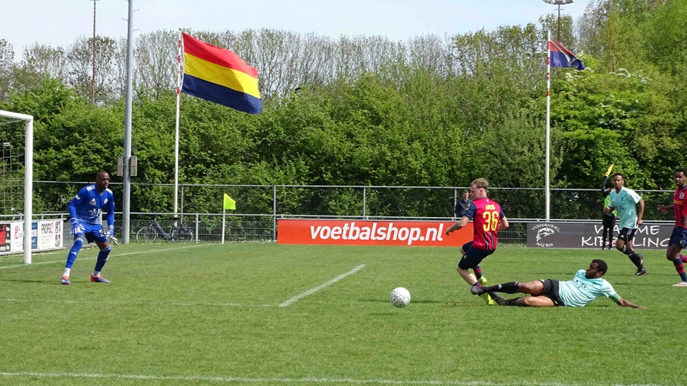 Victoria'04 en Zwarte Pijl delen de punten