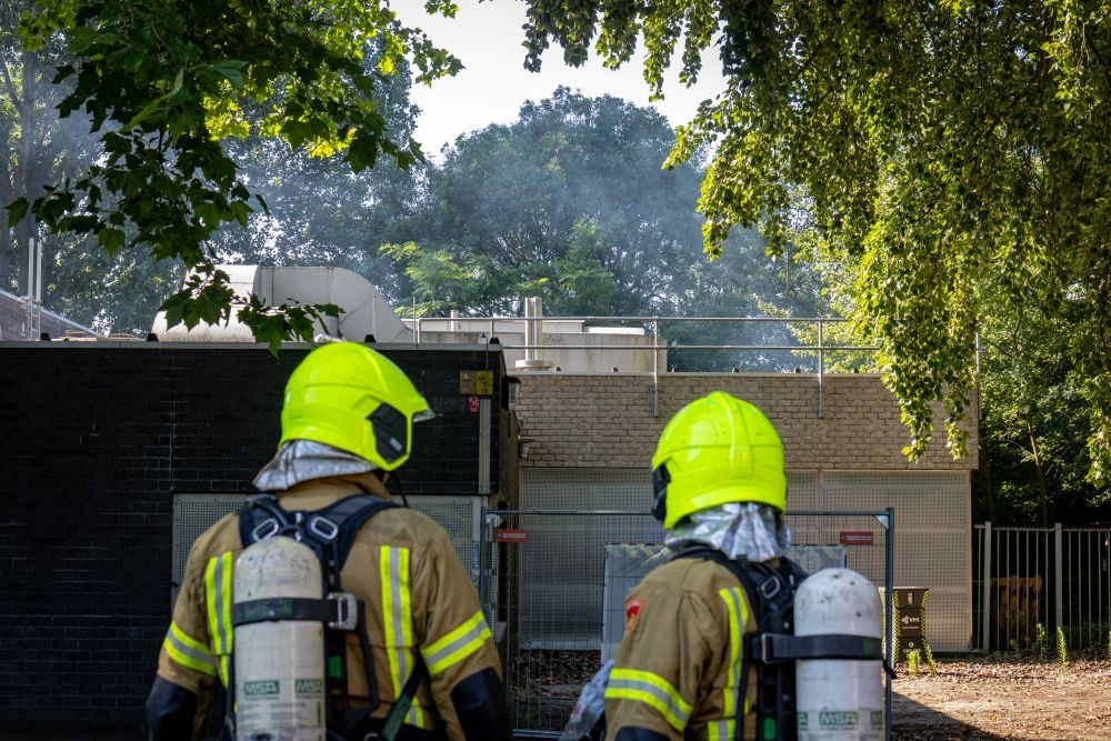 Brand in voormalig zwembad blijkt smeulende boomstronk
