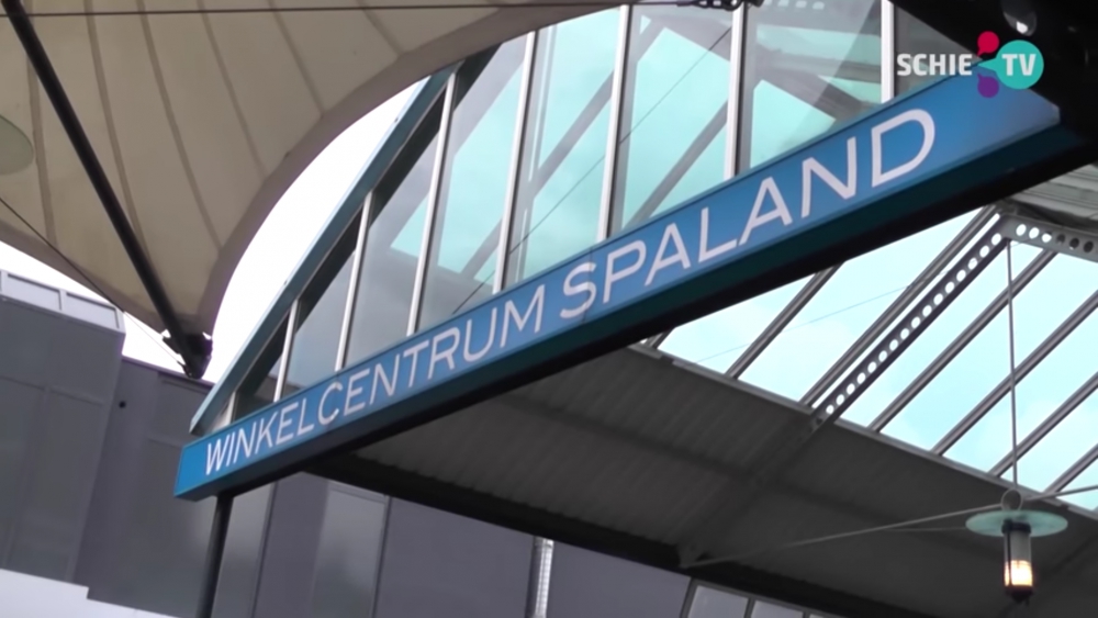 'Winkelcentrum Hof van Spaland lijkt soms wel een spookwinkelcentrum'