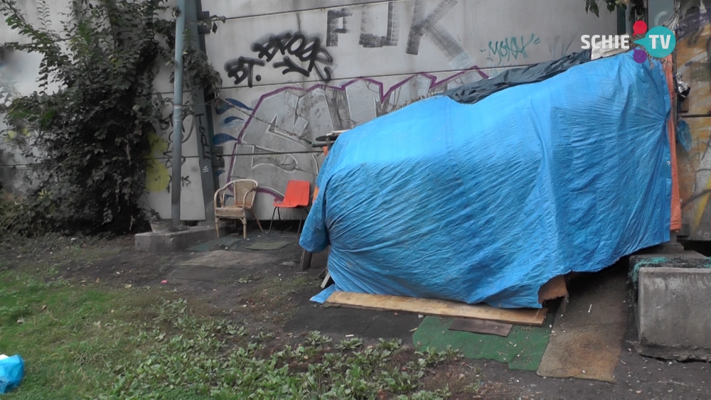 'Zwervers en criminelen bevolken parkje in Schiedam'