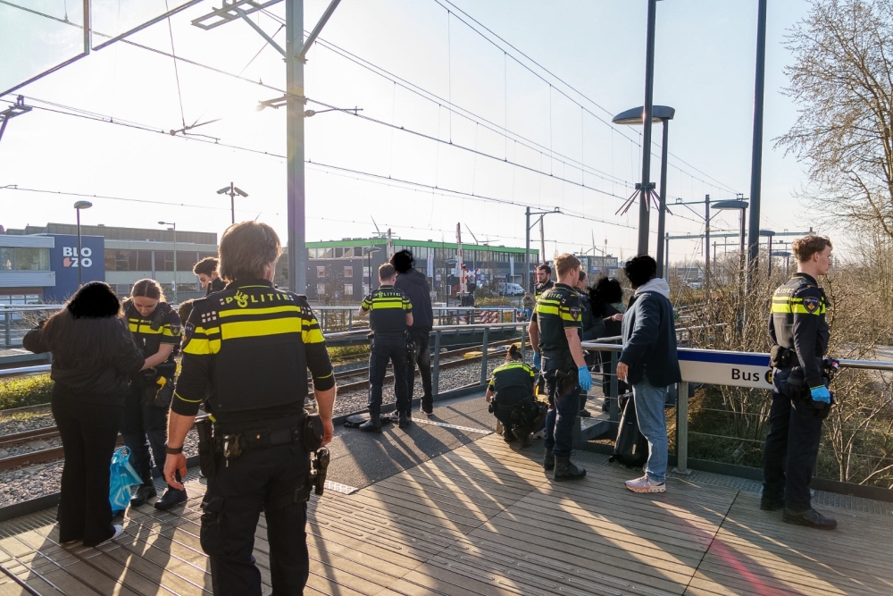 Grote politieactie in Vlaardingen: wapens en drugs aangetroffen