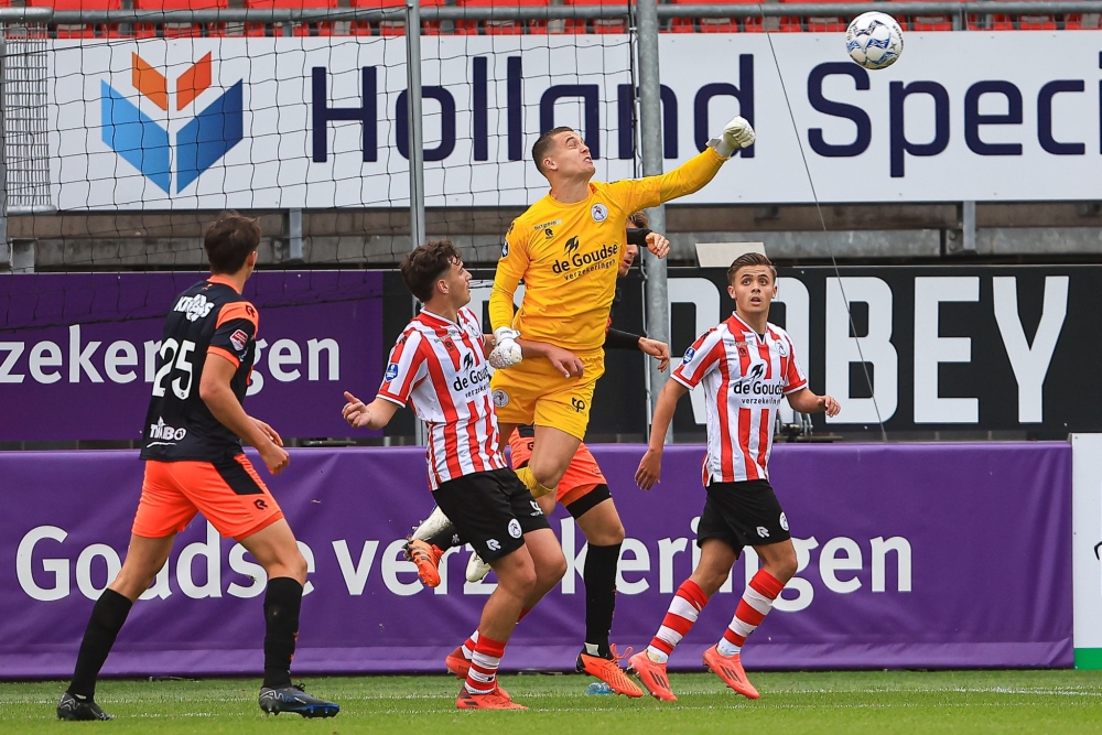 Vlaardingse profkeeper Youri Schoonderwaldt gaat van Sparta naar VVV-Venlo