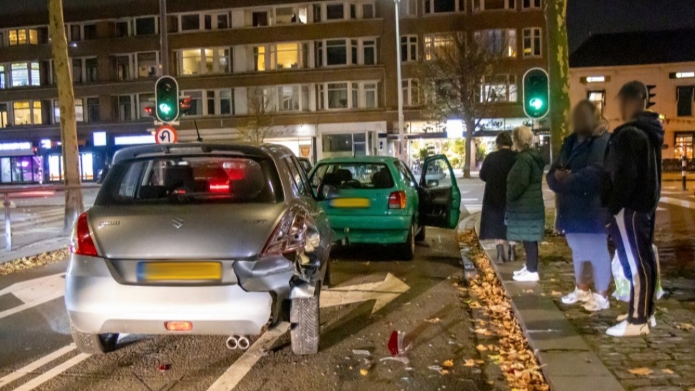 Automobilist richt ravage aan in Schiedam-Centrum