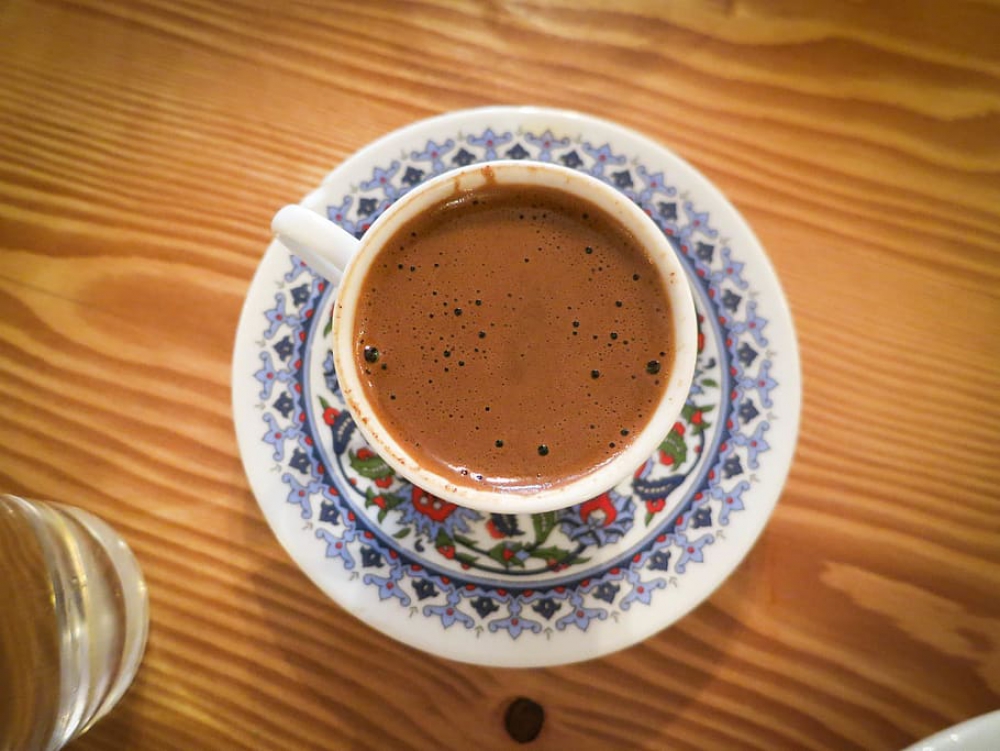 Koffiehuis Amca doneert weekomzet aan Turkije: "stilzitten geen optie voor mij"