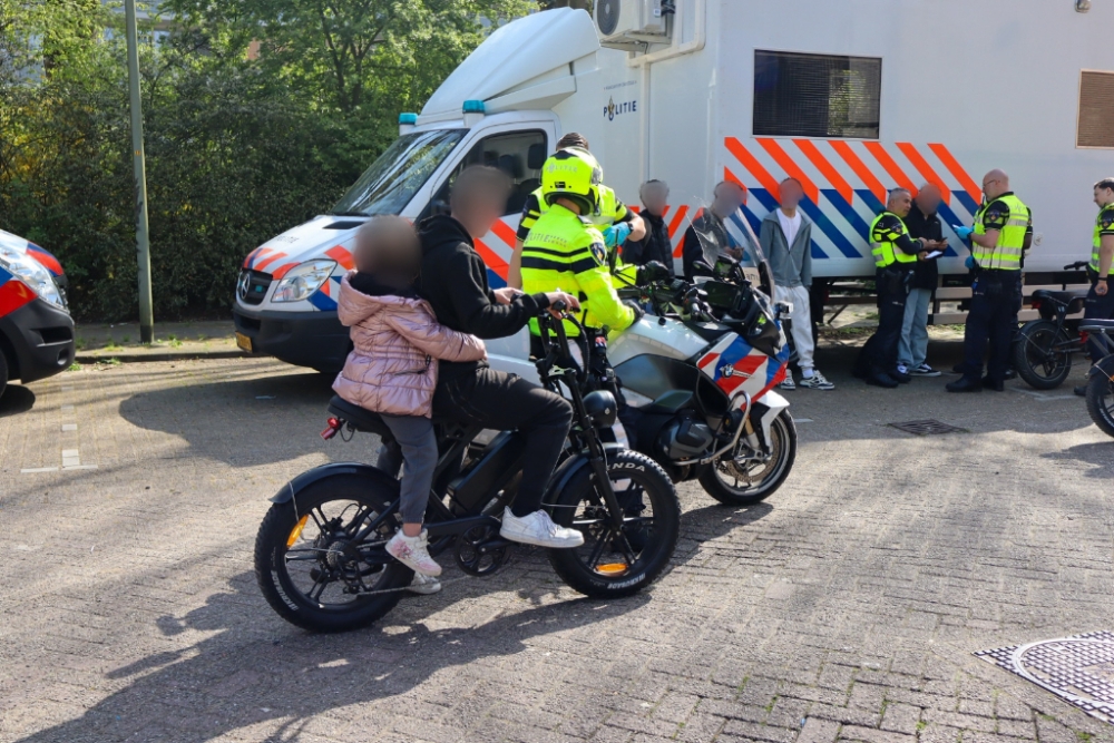 Grote verkeers-, bedrijfs- en woningcontrole in Vlaardingen-Holy: veel overtredingen