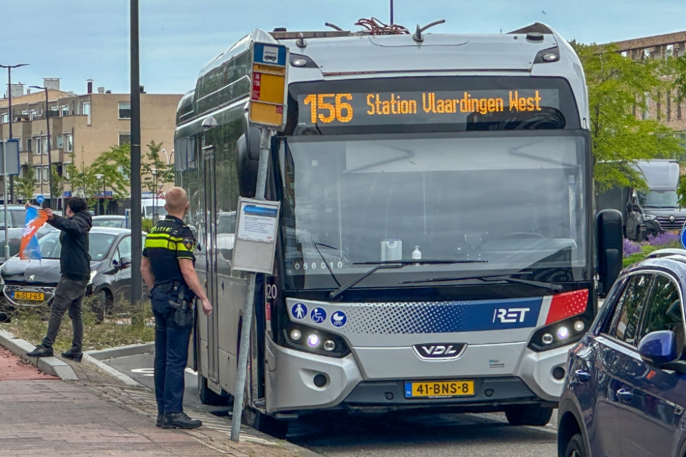 Politie met spoed naar RET-bus vanwege 'vechtende meiden'