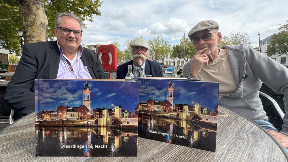 Leo maakte nachtelijke foto&#039;s &#039;voor de lol&#039;, nu wordt het verkocht als boek