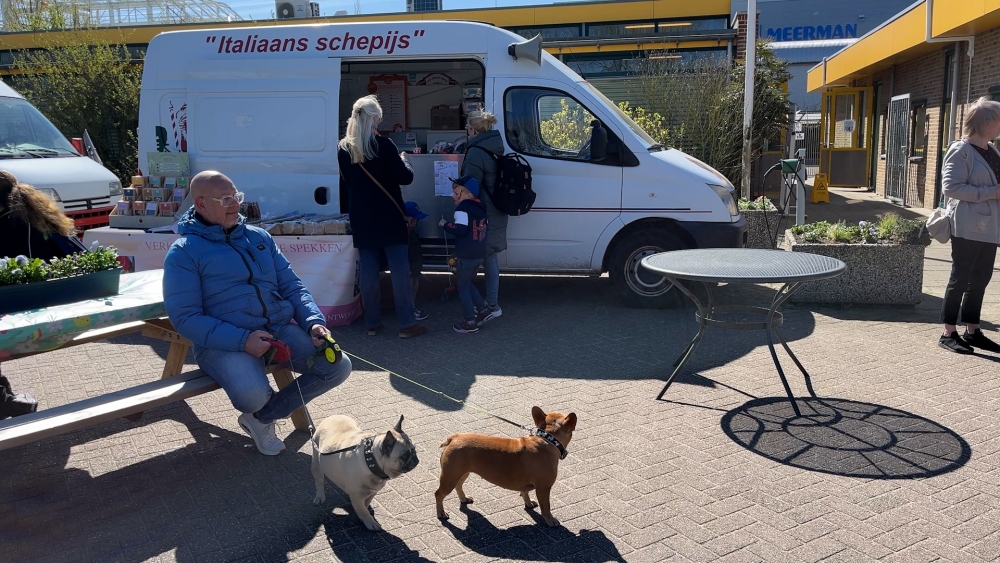 Kijkje in de kennel bij open dag Dierenopvangcentrum Vlaardingen