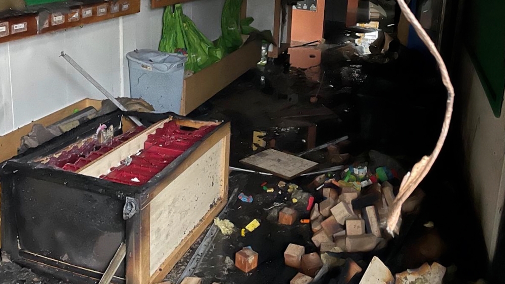 Agenten vinden sporen van brandstichting in schoolgebouw Peperklip