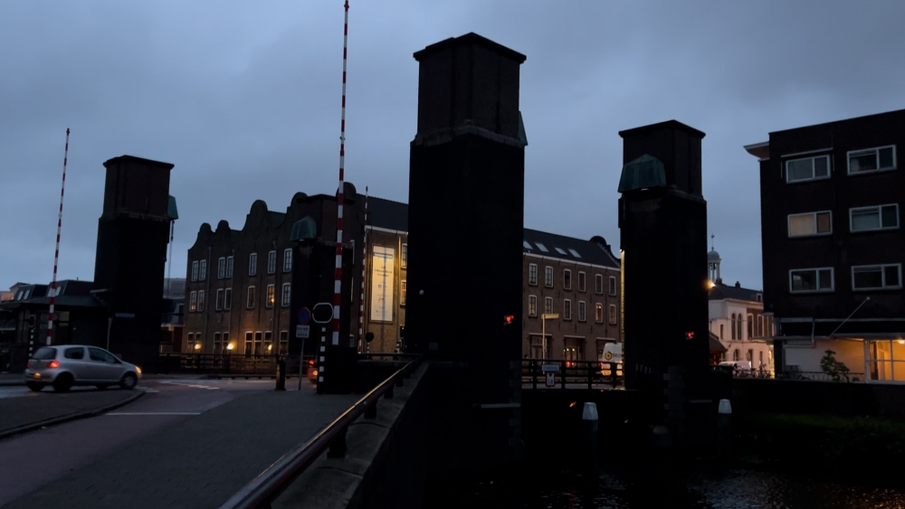 Oranjebrug in Schiedam krijgt feestelijke verlichting, maar wanneer?