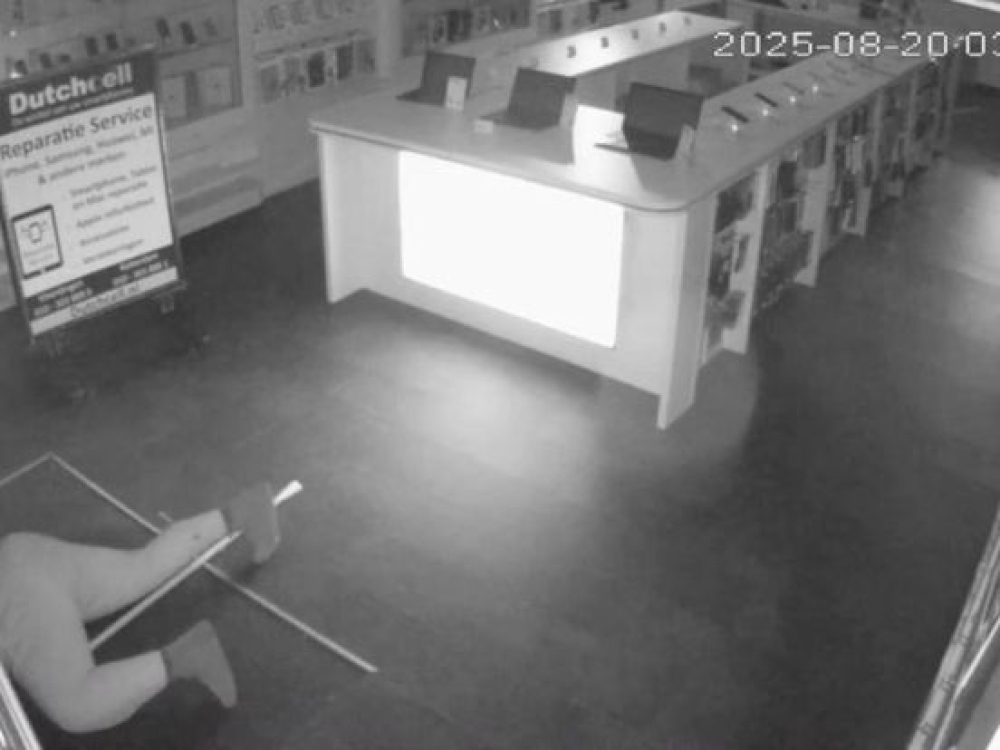 Derde diefstal in Vlaardingse telefoonwinkel in drie maanden: ‘90.000 euro schade’
