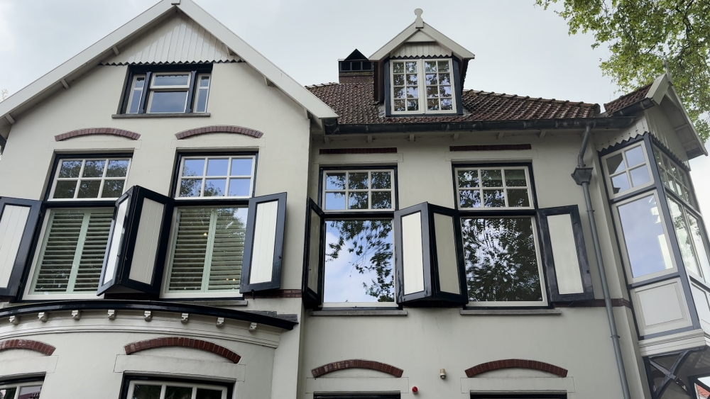 Kinderopvang ’t Hof verhuist naar villa van 1,5 miljoen en krijgt nieuwe deftige naam