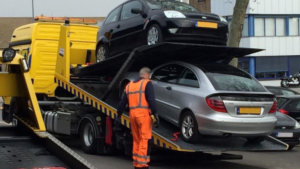 Softdrugs en auto's in beslag genomen in Spaanse Polder