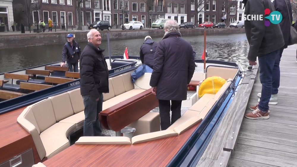 Loungeboot gedoopt, Fluisterboten gaan weer varen