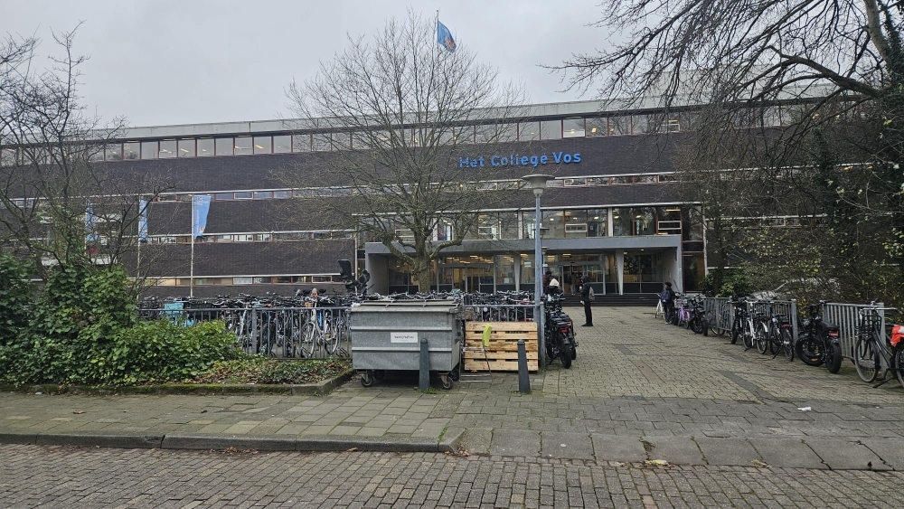 Verontwaardiging over niet mogen dragen van djellaba in klaslokaal
