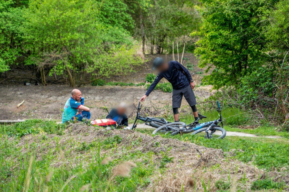 Gewonde na harde val op mountainbikeparcours in Broekpolder