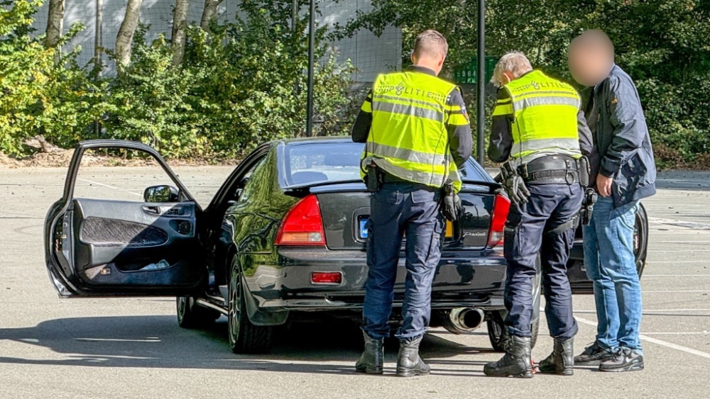 De politie voert controles uit op de Marathonweg.