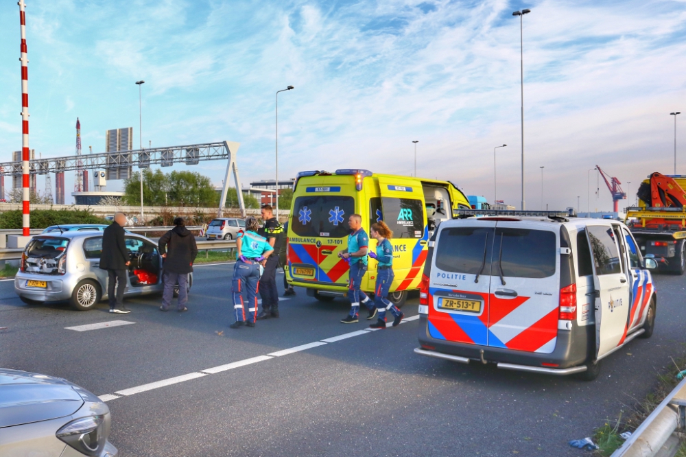 Aanrijding met gewonde voor Beneluxtunnel