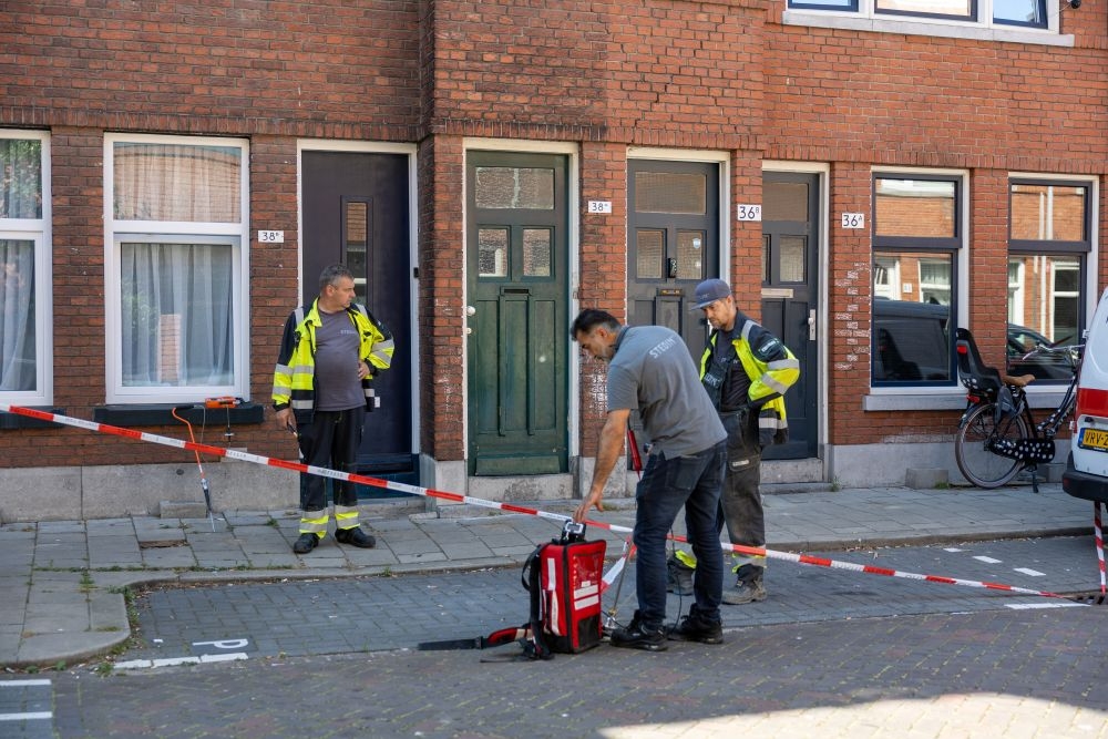 Geen stroom in nota bene Ampèrestraat, brandlucht komt uit een parkeervak