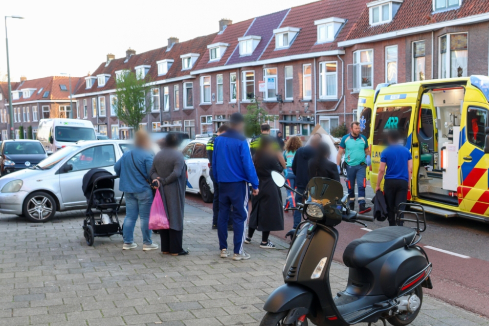 Gewonde bij aanrijding tussen auto en scooter
