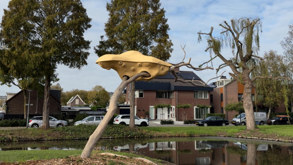 Door en voor de Vogelbuurt: kunstwerk ‘Buurtnest’ feestelijk onthuld