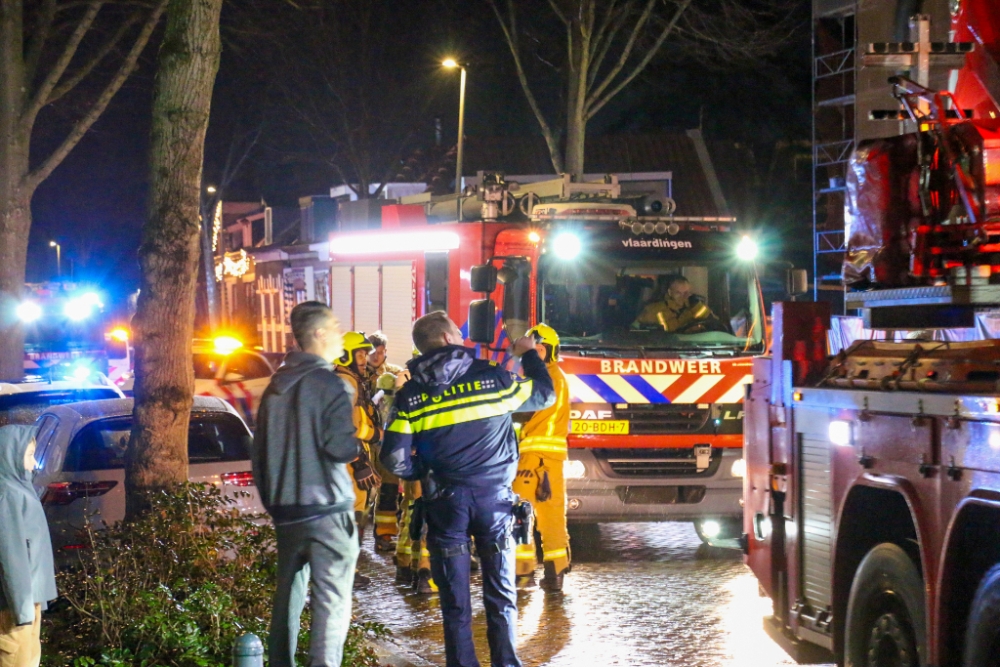 Schoorsteenbrand in Vlaardingen snel onder controle door vlotte inzet brandweer