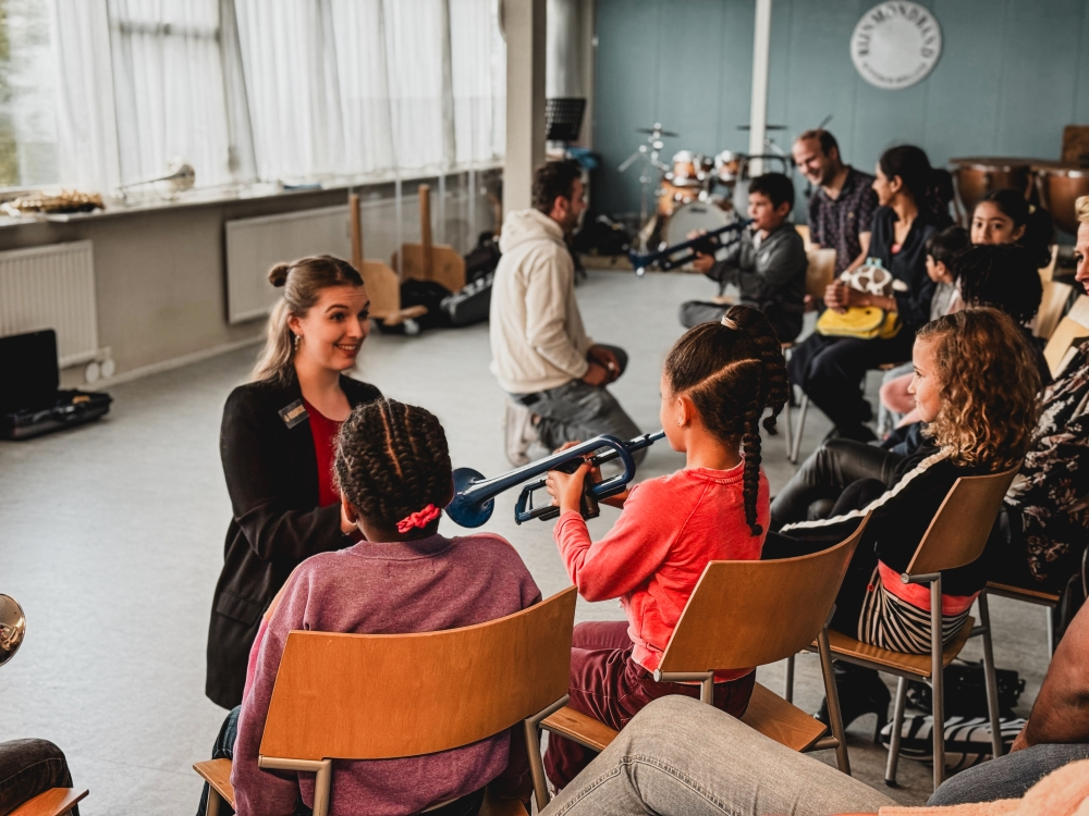 Repeterende kinderen bij JBR Kids: een tak van de Rijnmondband voor de jongste kinderen