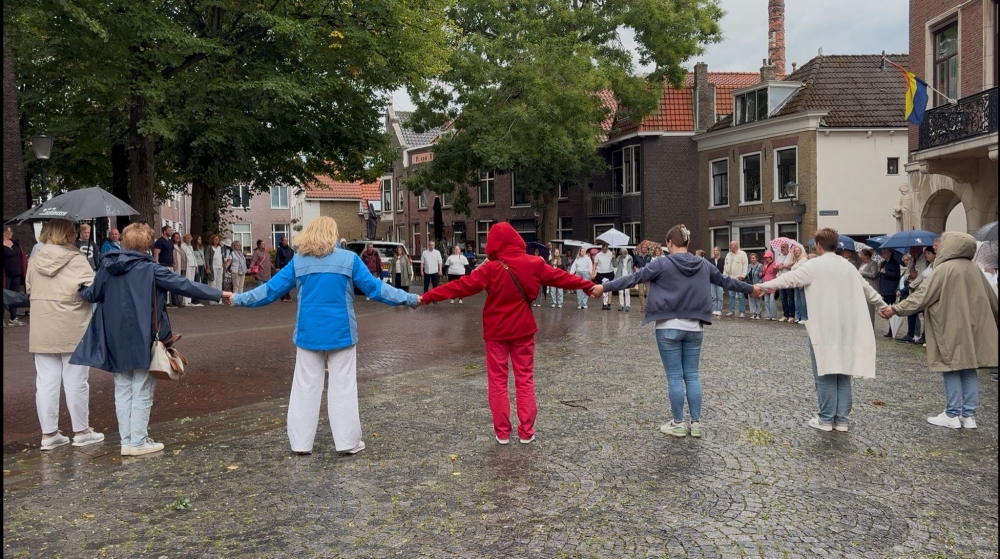 Ruim 50 mensen bij stil protest tegen onveilige situaties in Vlaardingen