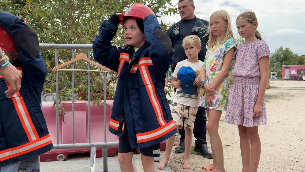 Op expeditie op het Stadsstrand: ‘Wat doet de brandweer hier eigenlijk?’