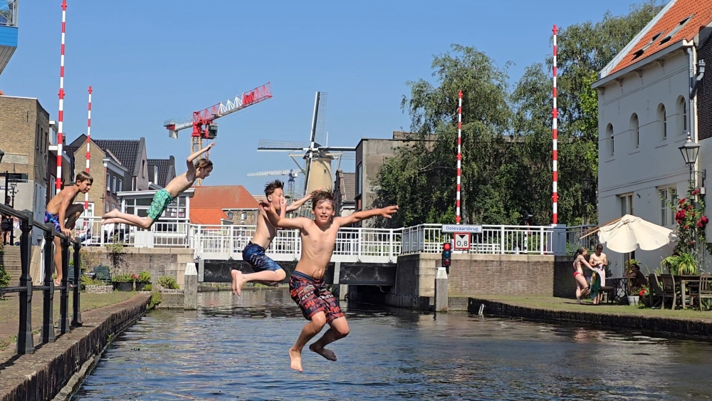 Geen doorvaart door Schiedam vanwege hitte, weekmarkt stopt eerder