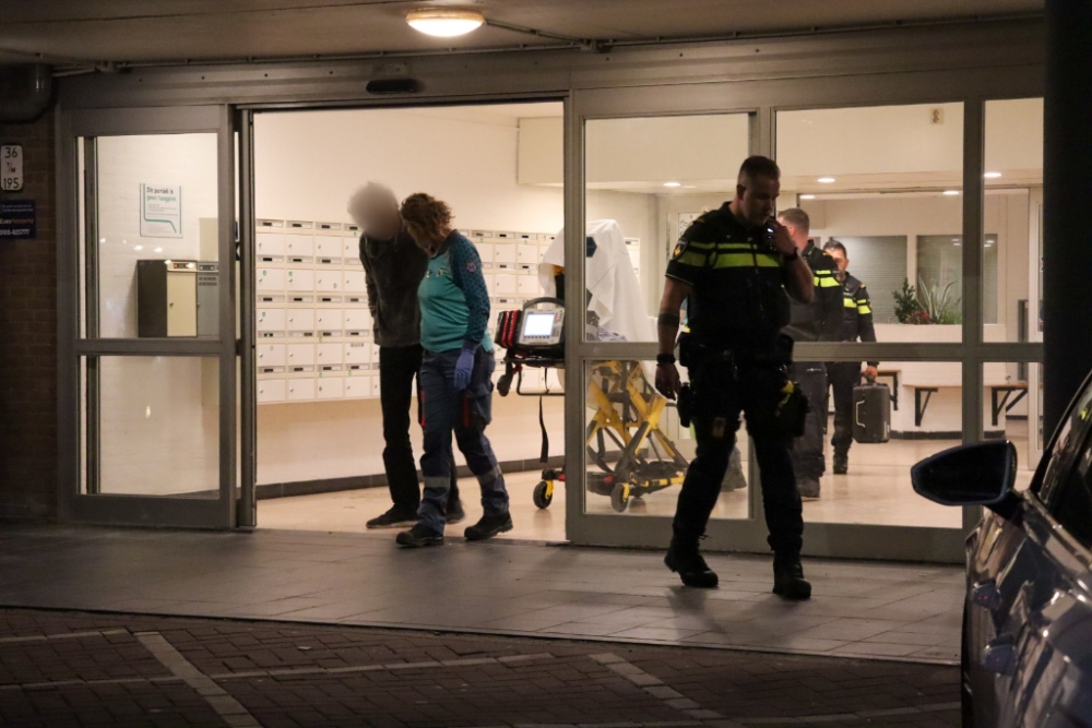 Man naar ziekenhuis gebracht na mishandeling in Schiedamse flatwoning