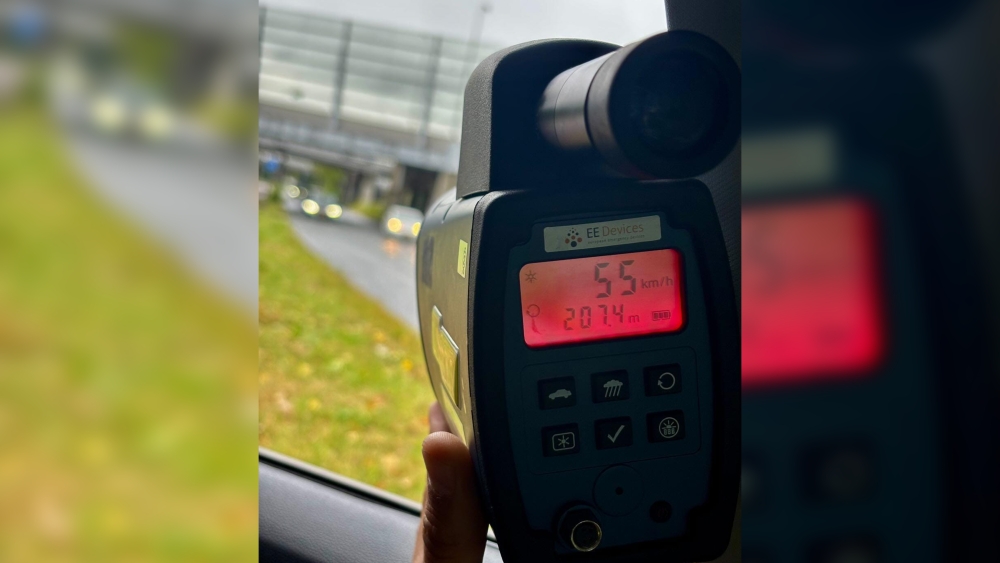Snelheidscontroles in Schiedam: meerdere voertuigen rijden 30 kilometer per uur te hard