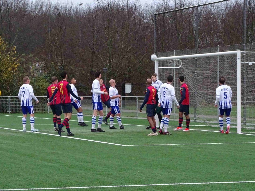 Victoria'04 delft nipt het onderspit tegen Vierpolders