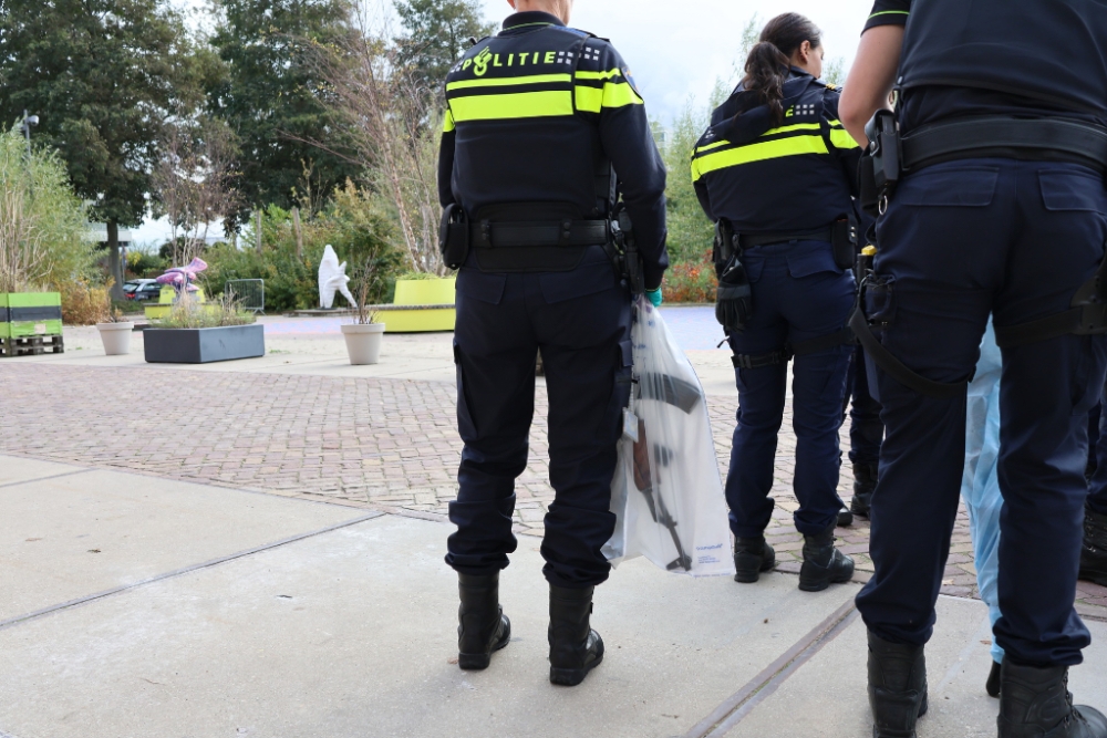 Wapens die na woningbrand werden gevonden, zijn echt maar wel onklaar gemaakt