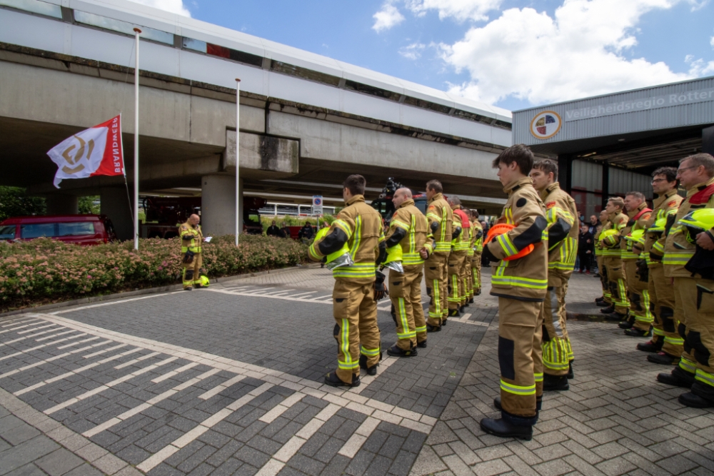 Brandweer herdenkt omgekomen collega's