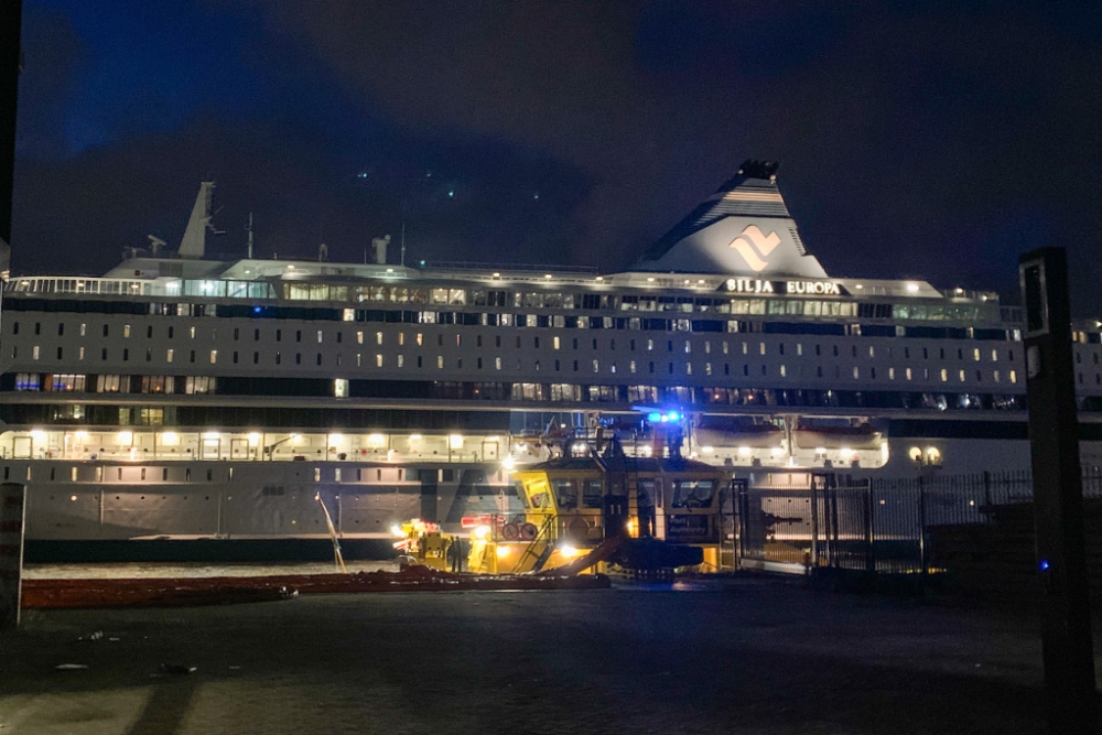 Penetrante lucht door brand in container met accu's