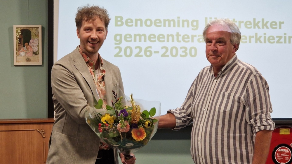 Corné Venema (links) met voorzitter Cees Oosterom