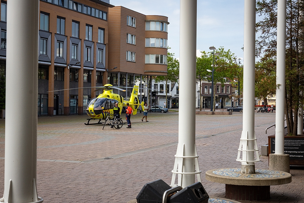Traumahelikopter landt op Stadserf Schiedam