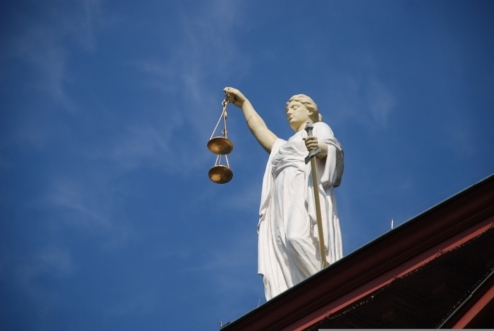 Vlaardinger (23) verdacht van sextortion en witwassen, twee jaar cel geëist